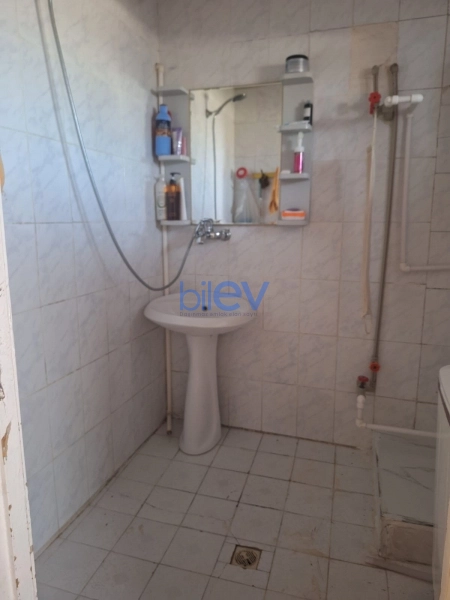 Satış 4 otaqlı Köhnə Tikili bina evi  80m², Bakı