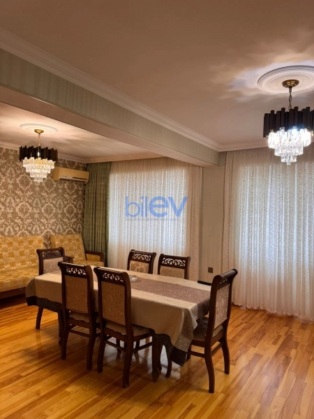 Satış 4 otaqlı Köhnə Tikili bina evi  110m², Bakı