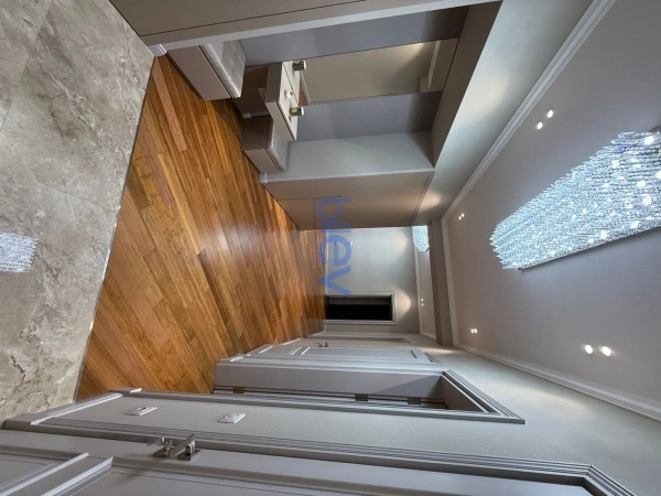 Aylıq Kirayə 4 otaqlı Yeni Tikili bina evi  200m², Bakı