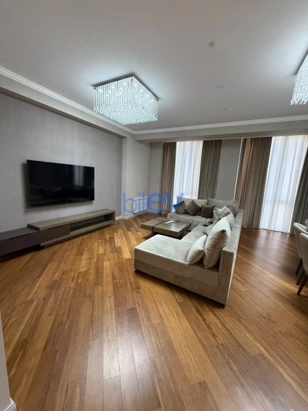 Aylıq Kirayə 4 otaqlı Yeni Tikili bina evi  200m², Bakı