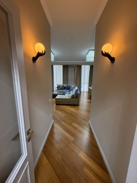 Aylıq Kirayə 4 otaqlı Yeni Tikili bina evi  200m², Bakı