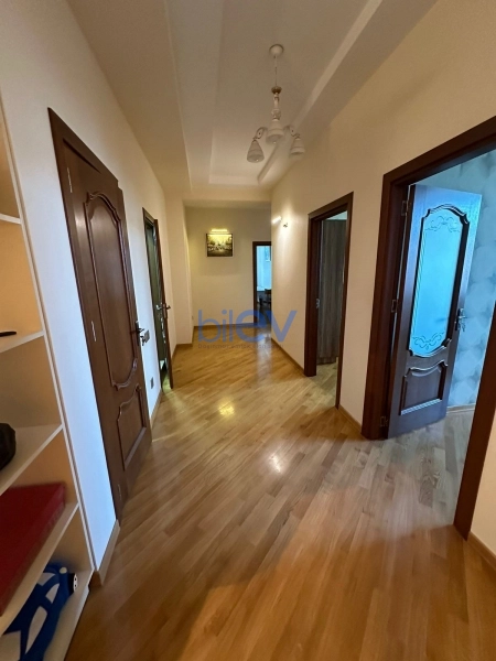 Aylıq Kirayə 3 otaqlı Yeni Tikili bina evi  110m², Bakı