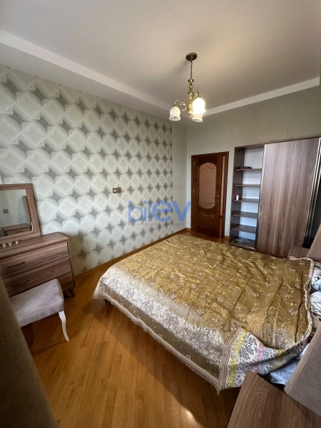 Aylıq Kirayə 3 otaqlı Yeni Tikili bina evi  110m², Bakı