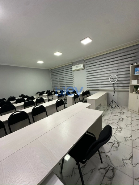Aylıq Kirayə 7 otaqlı Köhnə Tikili bina evi  200m², Bakı