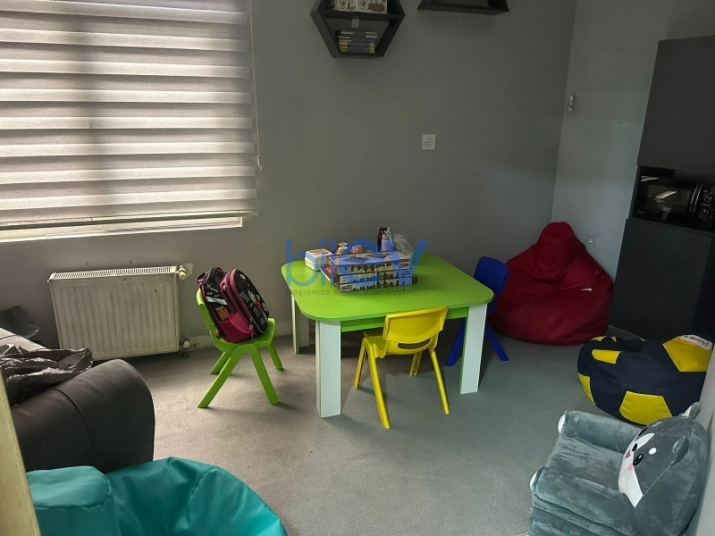 Aylıq Kirayə 7 otaqlı Köhnə Tikili bina evi  200m², Bakı