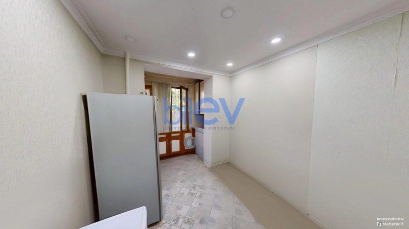 Satış 4 otaqlı Köhnə Tikili bina evi  90m², Bakı