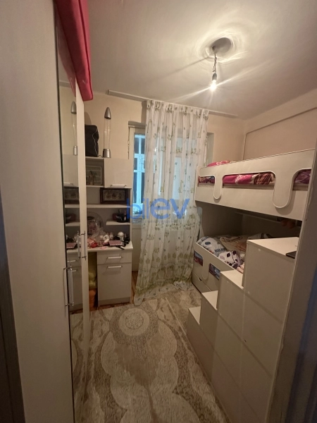 Satış 1 otaqlı Köhnə Tikili bina evi  45m², Bakı