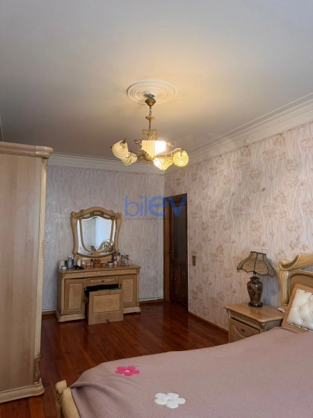 Satış 3 otaqlı Köhnə Tikili bina evi  100m², Bakı