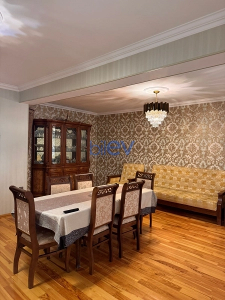 Satış 3 otaqlı Köhnə Tikili bina evi  100m², Bakı