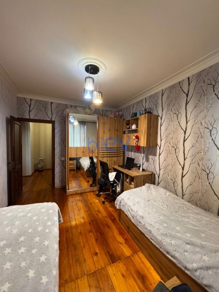 Satış 3 otaqlı Köhnə Tikili bina evi  100m², Bakı
