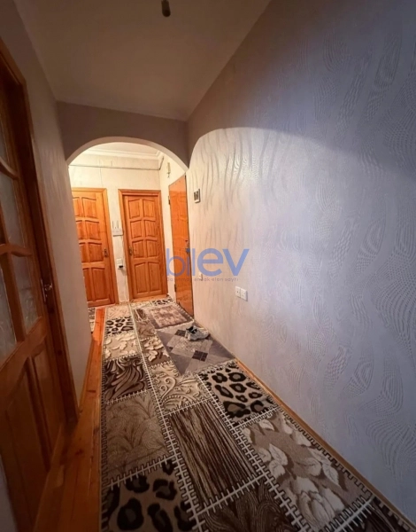 Aylıq Kirayə 2 otaqlı Köhnə Tikili bina evi  61m², Bakı