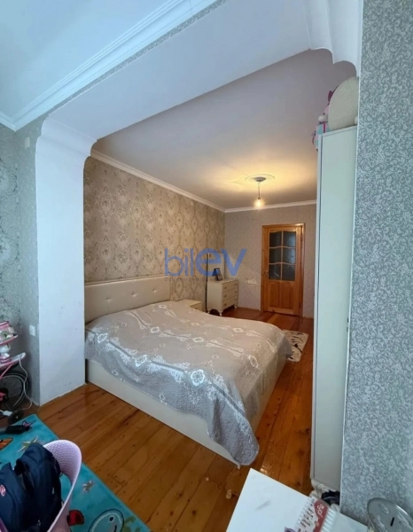 Aylıq Kirayə 2 otaqlı Köhnə Tikili bina evi  61m², Bakı