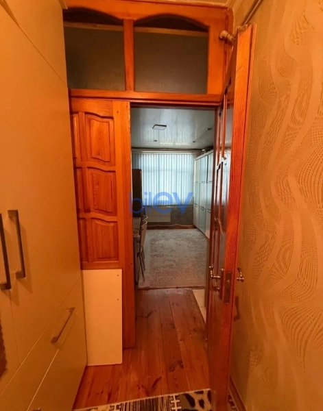 Aylıq Kirayə 2 otaqlı Köhnə Tikili bina evi  61m², Bakı