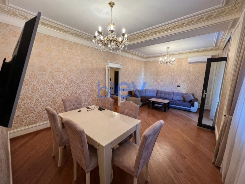 Aylıq Kirayə 2 otaqlı Yeni Tikili bina evi  115m², Bakı