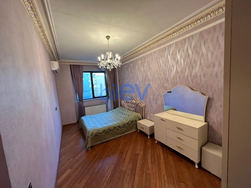 Aylıq Kirayə 2 otaqlı Yeni Tikili bina evi  115m², Bakı