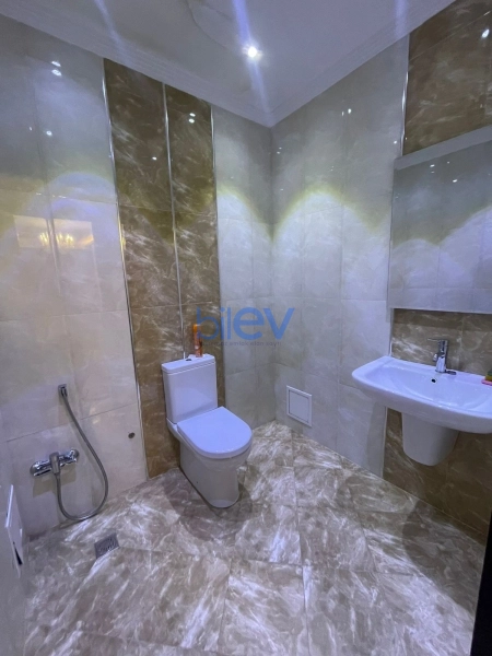 Aylıq Kirayə 3 otaqlı Yeni Tikili bina evi  125m², Bakı