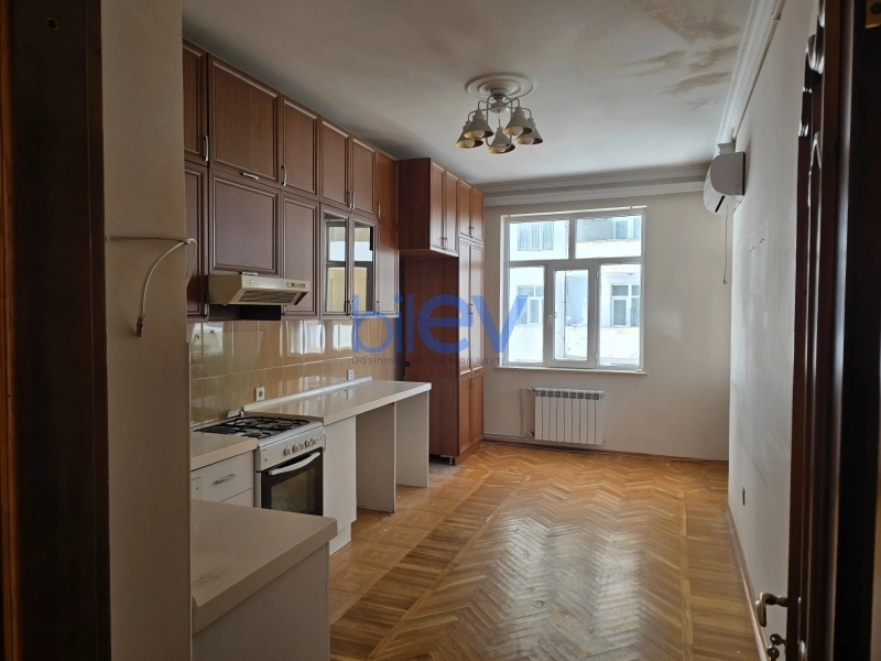 Aylıq Kirayə 3 otaqlı Ofis  100m², Bakı