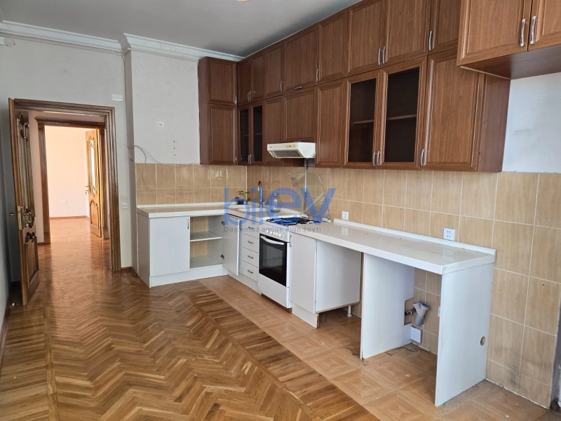 Aylıq Kirayə 3 otaqlı Ofis  100m², Bakı