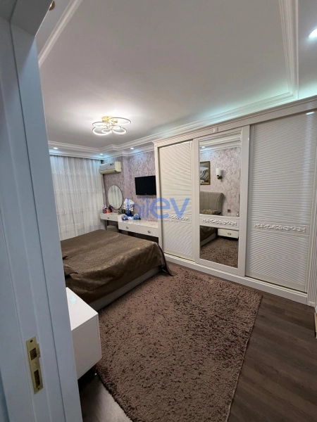 Satış 5 otaqlı Köhnə Tikili bina evi  120m², Bakı