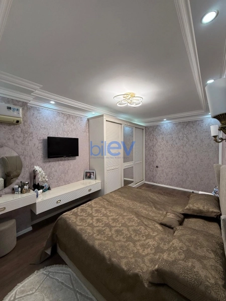 Satış 5 otaqlı Köhnə Tikili bina evi  120m², Bakı