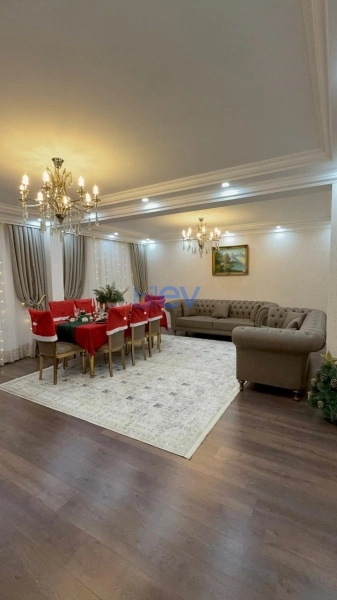 Satış 5 otaqlı Köhnə Tikili bina evi  120m², Bakı