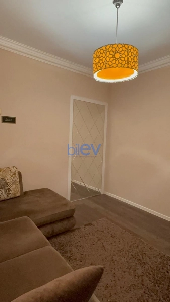 Satış 5 otaqlı Köhnə Tikili bina evi  120m², Bakı