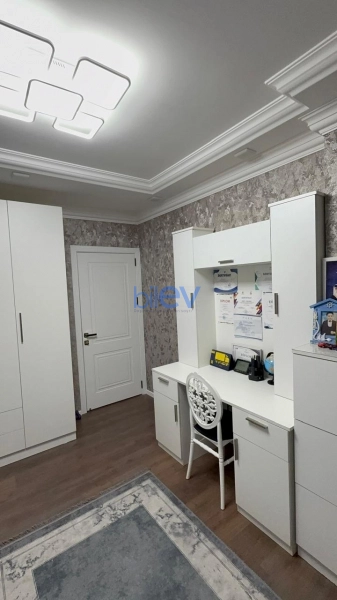 Satış 5 otaqlı Köhnə Tikili bina evi  120m², Bakı