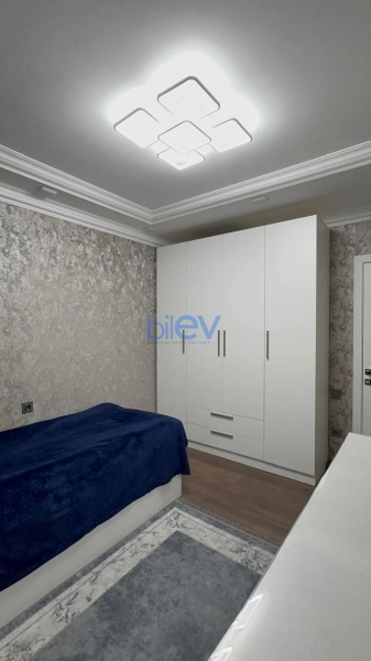 Satış 5 otaqlı Köhnə Tikili bina evi  120m², Bakı