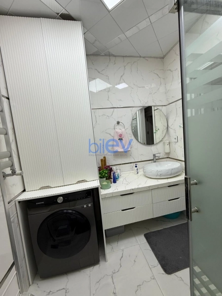 Satış 5 otaqlı Köhnə Tikili bina evi  120m², Bakı