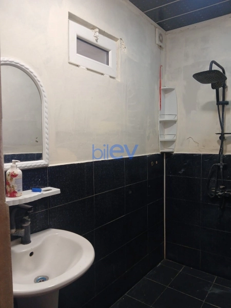 Aylıq Kirayə 2 otaqlı Köhnə Tikili bina evi  60m², Bakı