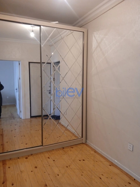 Aylıq Kirayə 2 otaqlı Köhnə Tikili bina evi  60m², Bakı