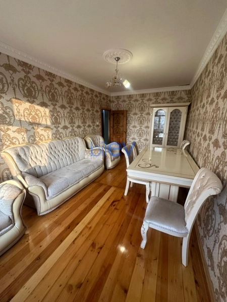 Aylıq Kirayə 3 otaqlı Köhnə Tikili bina evi  80m², Bakı