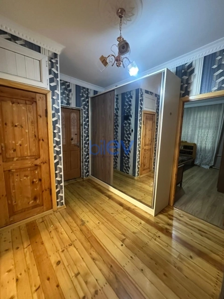 Aylıq Kirayə 3 otaqlı Köhnə Tikili bina evi  80m², Bakı