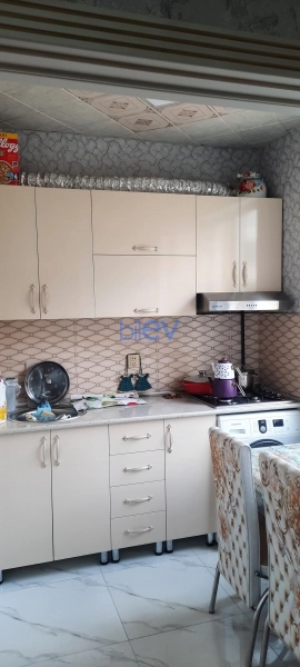 Aylıq Kirayə 2 otaqlı Köhnə Tikili bina evi  70m², Bakı