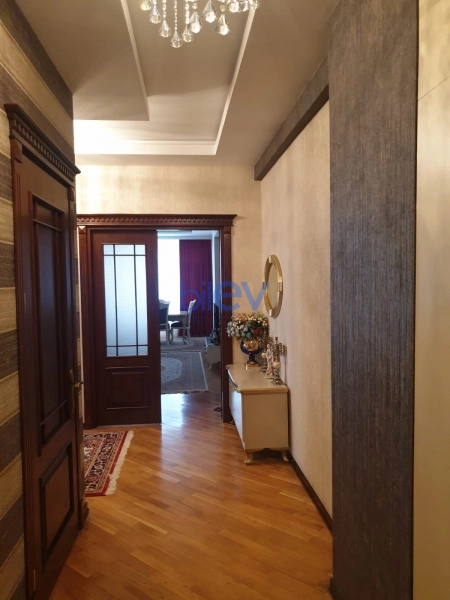 Satış 3 otaqlı Yeni Tikili bina evi  140m², Bakı