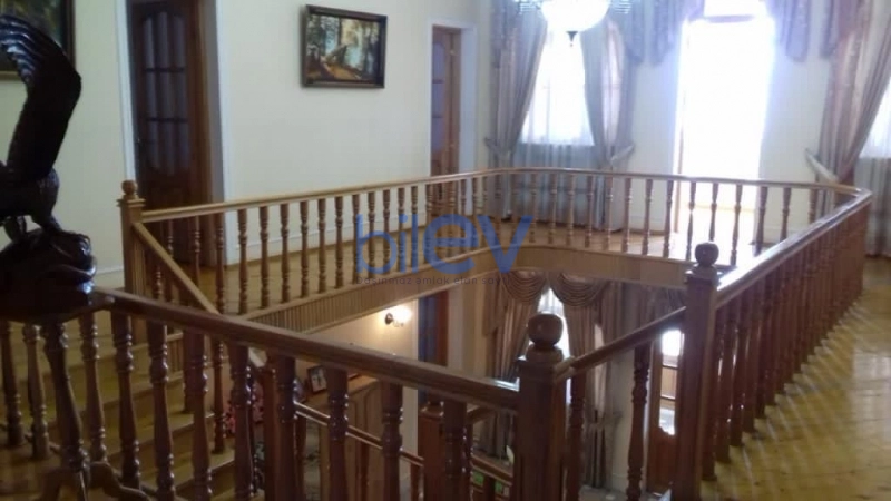 Satış 10 otaqlı Villa  550m², Bakı