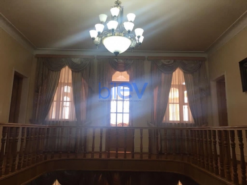 Satış 10 otaqlı Villa  550m², Bakı