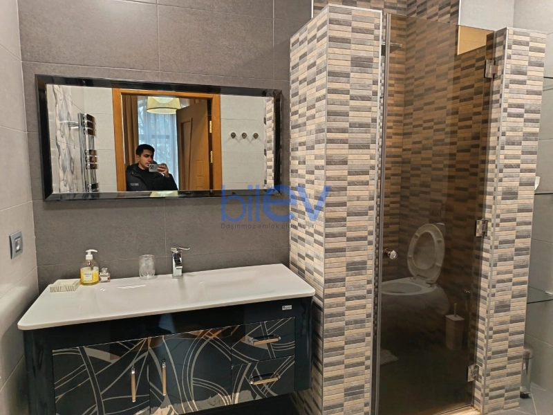 Aylıq Kirayə 5 otaqlı Köhnə Tikili bina evi  250m², Bakı