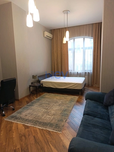 Aylıq Kirayə 5 otaqlı Köhnə Tikili bina evi  250m², Bakı