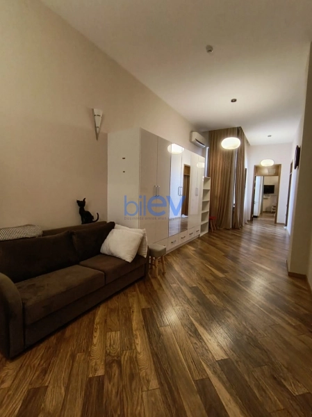 Aylıq Kirayə 5 otaqlı Köhnə Tikili bina evi  250m², Bakı