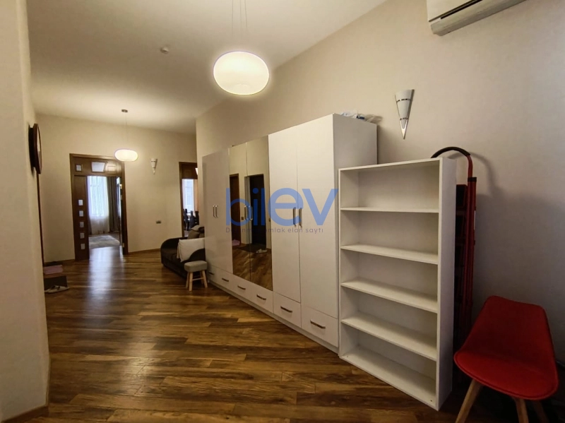 Aylıq Kirayə 5 otaqlı Köhnə Tikili bina evi  250m², Bakı