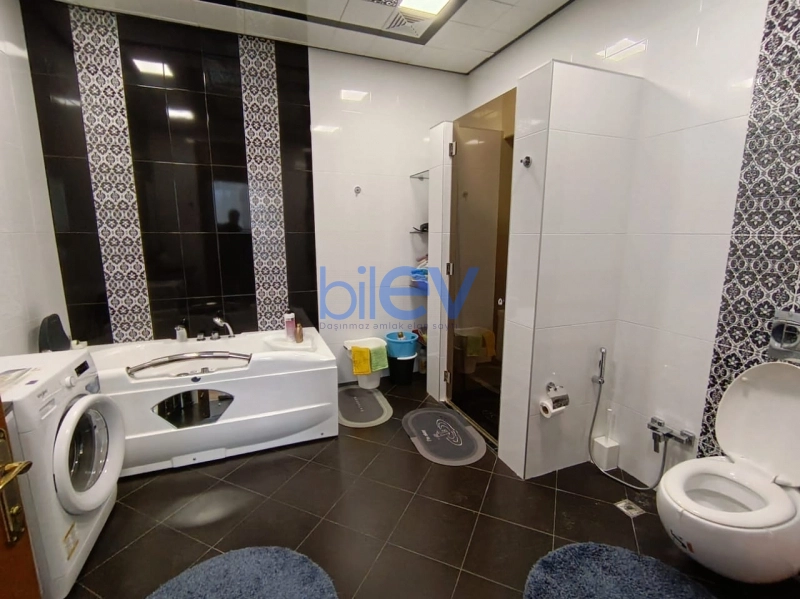 Aylıq Kirayə 5 otaqlı Köhnə Tikili bina evi  250m², Bakı