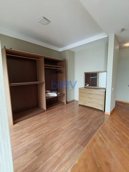 Aylıq Kirayə 5 otaqlı Yeni Tikili bina evi  270m², Bakı