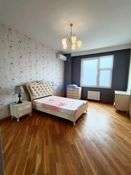 Aylıq Kirayə 5 otaqlı Yeni Tikili bina evi  270m², Bakı
