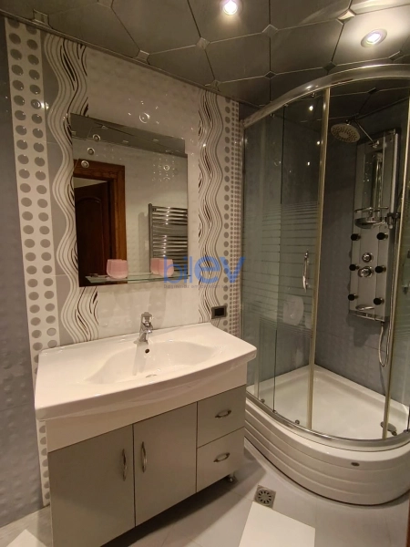 Aylıq Kirayə 5 otaqlı Yeni Tikili bina evi  270m², Bakı