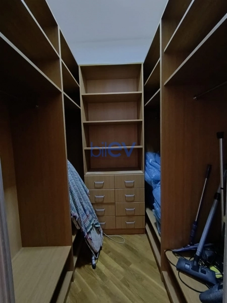 Aylıq Kirayə 5 otaqlı Yeni Tikili bina evi  270m², Bakı