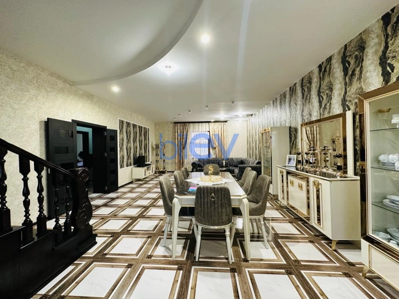 Satış 8 otaqlı Villa  220m², Bakı