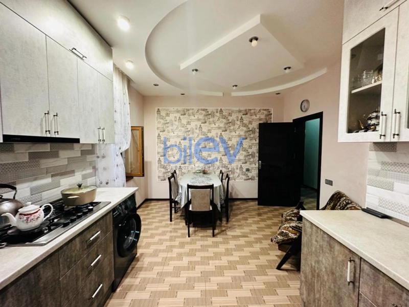 Satış 8 otaqlı Villa  220m², Bakı
