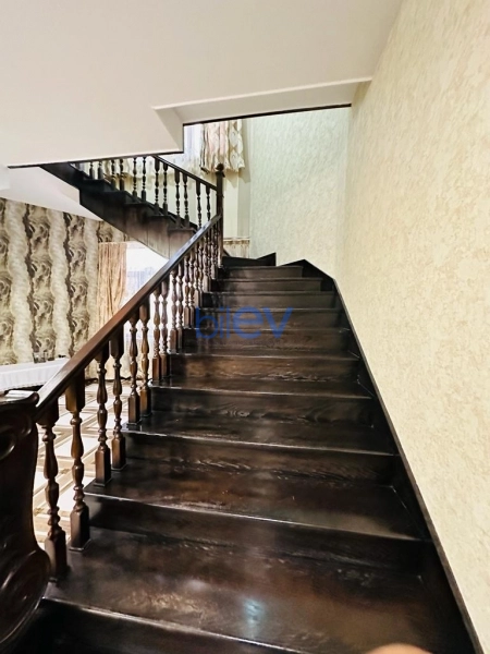 Satış 8 otaqlı Villa  220m², Bakı