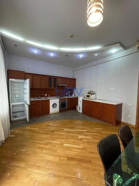 Aylıq Kirayə 4 otaqlı Ofis  150m², Bakı